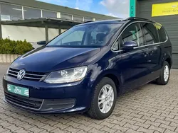 Blau metallic Gebraucht 2016 VW Sharan Comfortline Van / Kleinbus | 23.660 € (Etwas zu teuer)