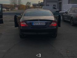Schwarz Gebraucht 2006 Mercedes CLS320 Limousine | 3.000 €