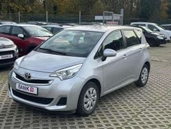 Silber Gebraucht 2015 Toyota Verso-S Van / Kleinbus | 6.000 € (Superpreis)
