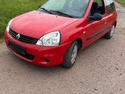 Rot Gebraucht 2011 Renault Clio II Kleinwagen | 2.199 €