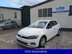 Weiß Gebraucht 2018 VW Polo Trendline Limousine | 6.300 €