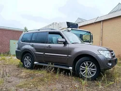Braun Gebraucht 2012 Mitsubishi Pajero SUV | 11.750 € (Fairer Preis)
