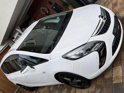 Weiß Gebraucht 2014 Opel Zafira Tourer Style Van / Kleinbus | 9.790 € (Fairer Preis)