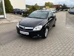 Schwarz Gebraucht 2005 Opel Tigra Cosmo Cabrio | 3.499 € (Etwas zu teuer)