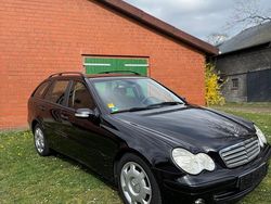 Schwarz Gebraucht 2005 Mercedes C200 Kombi | 3.550 €