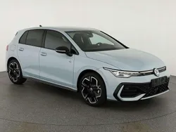 Crystal ice blue metallic Neu 2025 VW Golf VIII R-line Limousine | 31.845 € (Etwas zu teuer)