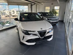 Beige Neu 2025 Alfa Romeo GT Junior Edizione Speciale SUV | 31.390 € (Fairer Preis)