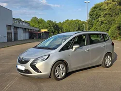 Silber Gebraucht 2016 Opel Zafira Tourer Edition Van / Kleinbus | 9.999 € (Etwas zu teuer)