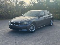 Grau Gebraucht 2020 BMW 318 Advantage Limousine | 16.900 € (Etwas zu teuer)