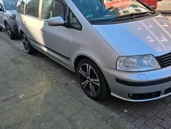 Grau Gebraucht 2004 Seat Alhambra Van / Kleinbus | 1.800 €