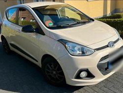 Beige Gebraucht 2014 Hyundai i10 Edition Kleinwagen | 4.500 € (Fairer Preis)