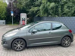 Grau Gebraucht 2010 Peugeot 207 Limousine | 3.800 € (Etwas zu teuer)