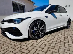 Weiß Gebraucht 2021 VW Golf VIII R Limousine | 46.000 €