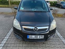 Schwarz Gebraucht 2007 Opel Zafira Van / Kleinbus | 2.500 € (Guter Preis)