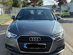 Grau Gebraucht 2016 Audi A3 Sportback Design Limousine | 16.900 € (Fairer Preis)