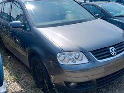 Grau Gebraucht 2005 VW Touran Van / Kleinbus | 999 € (Superpreis)