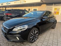 Schwarz Gebraucht 2015 Volvo V40 CC You! Kombi | 12.480 € (Guter Preis)