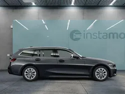Grau Gebraucht 2022 BMW 318 Kombi | 28.199 € (Fairer Preis)