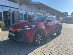 Karminarot mica / dach schwarz Gebraucht 2024 Toyota C-HR Team SUV | 29.900 € (Guter Preis)