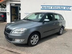 Grau Gebraucht 2013 Skoda Fabia Ambition Kombi | 7.450 € (Fairer Preis)
