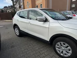Weiß Gebraucht 2014 Nissan Qashqai Visia SUV | 9.999 € (Fairer Preis)