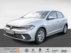 Polsterfarbe: schwarz Gebraucht 2023 VW Polo Style Limousine | 21.980 € (Fairer Preis)