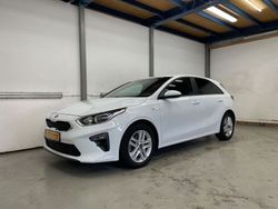 Weiß Gebraucht 2020 Kia Ceed Edition 7 Limousine | 14.999 € (Etwas zu teuer)