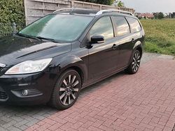 Schwarz Gebraucht 2009 Ford Focus Kombi | 4.000 € (Etwas zu teuer)