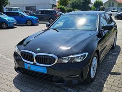 Schwarz Gebraucht 2021 BMW 318 Advantage Limousine | 27.777 € (Etwas zu teuer)