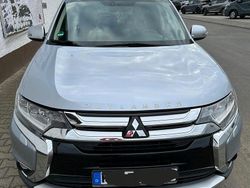 Silber Gebraucht 2016 Mitsubishi Outlander SUV | 19.490 € (Teuer)