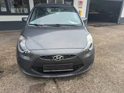 Grau Gebraucht 2015 Hyundai ix20 Classic Van / Kleinbus | 6.900 € (Etwas zu teuer)