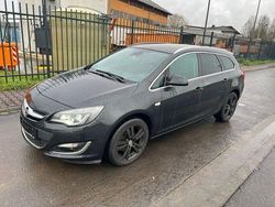 Schwarz Gebraucht 2014 Opel Astra Exklusiv Kombi | 6.490 € (Fairer Preis)