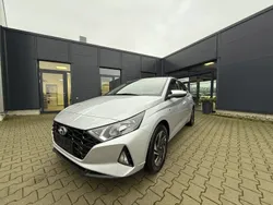 Silber Gebraucht 2021 Hyundai i20 Select Limousine | 13.990 € (Fairer Preis)
