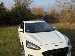 Weiß Gebraucht 2020 Ford Focus ST-Line Limousine | 18.999 € (Guter Preis)