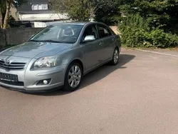 Grau Gebraucht 2009 Toyota Avensis Limousine | 3.500 € (Fairer Preis)