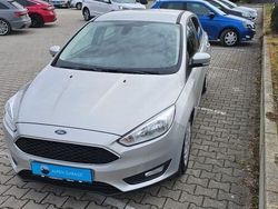 Silber Gebraucht 2016 Ford Focus Limousine | 9.000 € (Guter Preis)