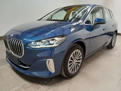 Blau Gebraucht 2024 BMW 218 Active Tourer Luxury Line Van / Kleinbus | 28.250 € (Superpreis)