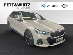 Mineralweiss Gebraucht 2024 BMW 520 Comfort Edition Kombi | 51.800 € (Superpreis)
