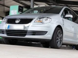 Silber Gebraucht 2008 VW Touran Edition Van / Kleinbus | 4.500 € (Fairer Preis)
