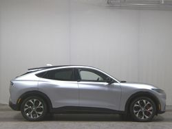 Silber Gebraucht 2021 Ford Mustang Mach-E Standard Range SUV | 27.480 € (Etwas zu teuer)