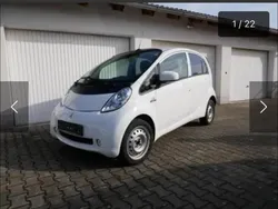 Weiß Gebraucht 2018 Mitsubishi i-MiEV Kleinwagen | 7.800 €