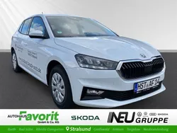 Weiß Gebraucht 2025 Skoda Fabia Essence Limousine | 19.990 € (Fairer Preis)