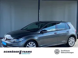 Grau Gebraucht 2018 VW Golf VII Highline Limousine | 17.990 € (Etwas zu teuer)