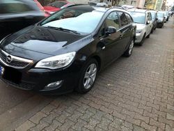 Schwarz Gebraucht 2011 Opel Astra Sport Kombi | 2.200 €