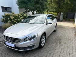 Grau Gebraucht 2015 Volvo V60 Kinetic Kombi | 10.400 € (Fairer Preis)