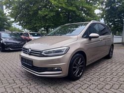 Beige Gebraucht 2017 VW Touran Sound Van / Kleinbus | 18.990 € (Etwas zu teuer)