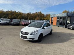 Weiß Gebraucht 2011 Opel Corsa Color Edition Limousine | 1.990 € (Guter Preis)