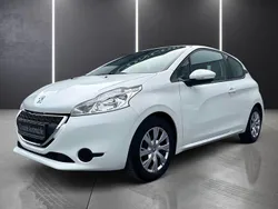 Weiß Gebraucht 2015 Peugeot 208 Active Kleinwagen | 5.300 € (Fairer Preis)