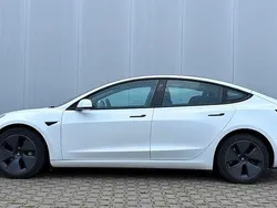 Weiß Gebraucht 2022 Tesla Model 3 Limousine | 27.300 € (Fairer Preis)