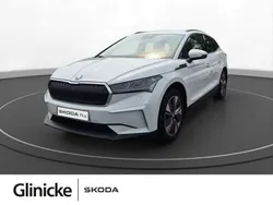 Weiß Gebraucht 2022 Skoda Enyaq iV Lodge SUV | 26.480 € (Guter Preis)